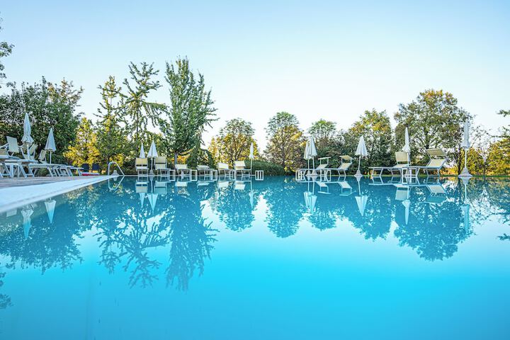 Hotel with Pool
