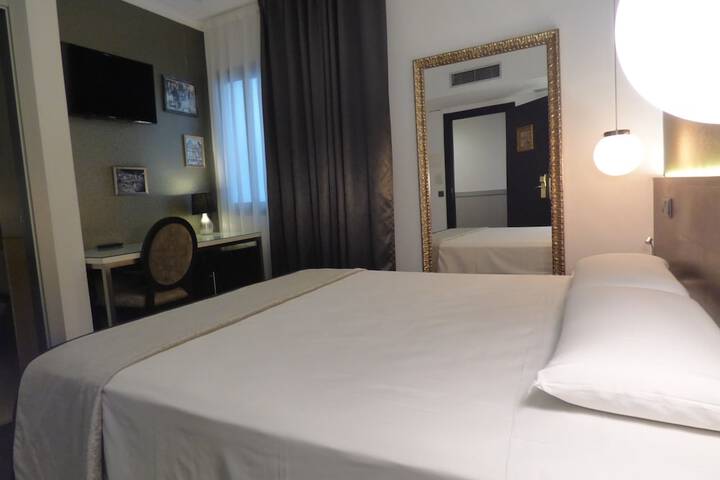 Room 56 of 193