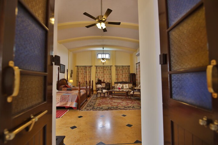 Room 9 of 60