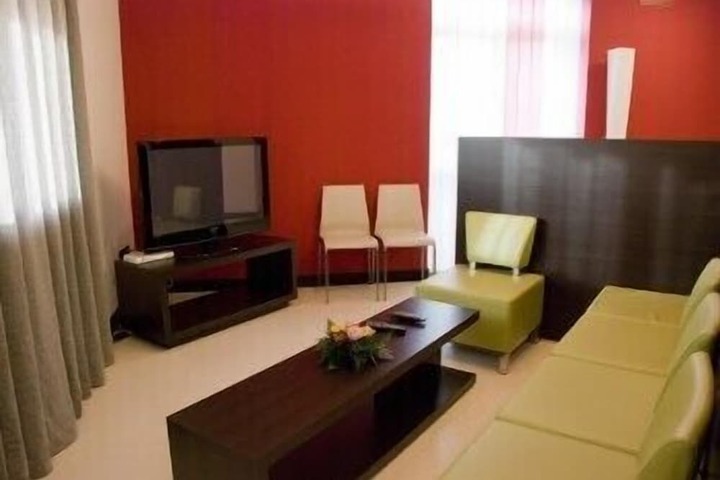 Room 7 of 30
