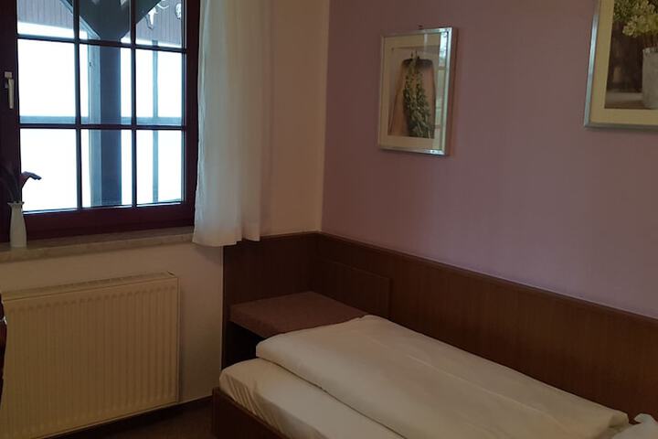 Room 5 of 61