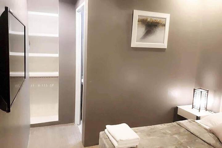 Room 6 of 35