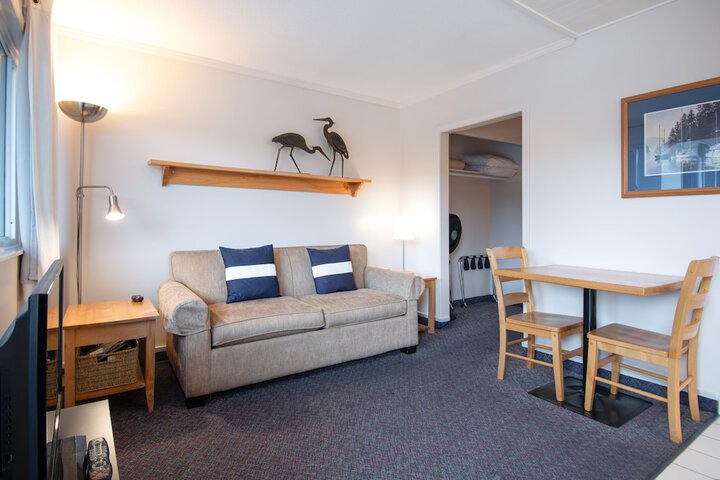Room 7 of 30