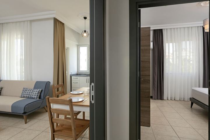 Room 8 of 19