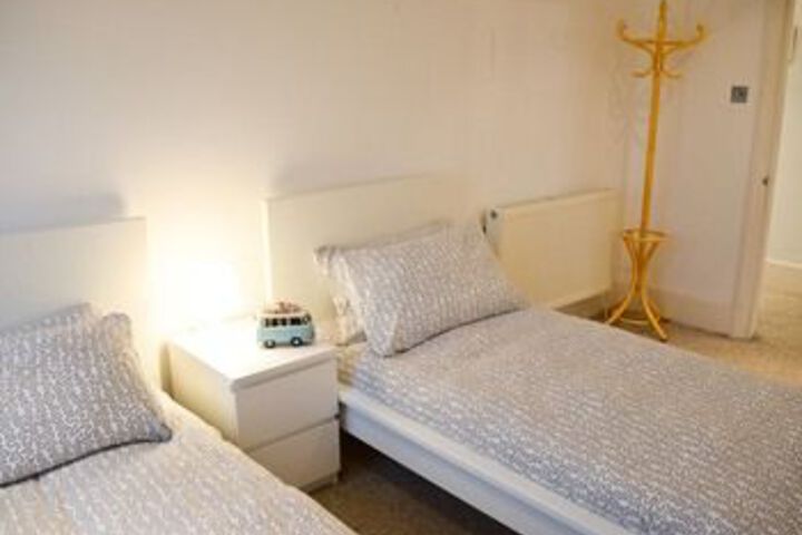 Room 4 of 15