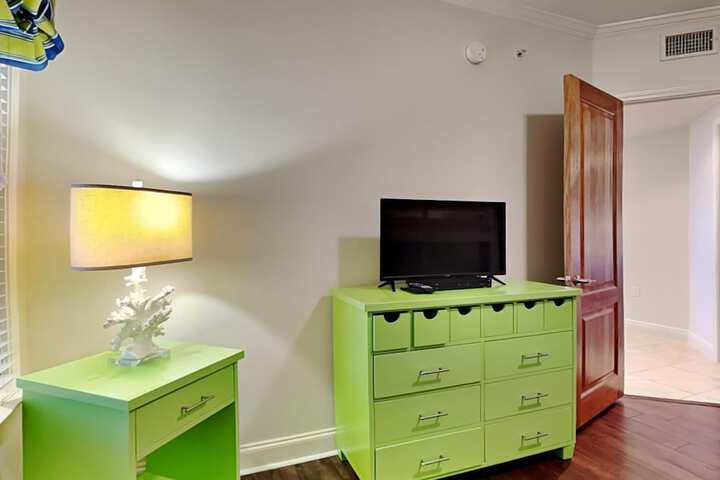 Room 7 of 25