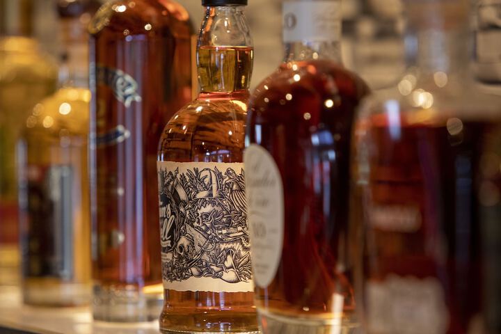Lounge 40 of 50