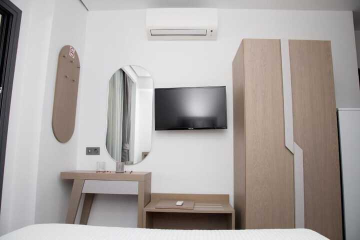 Room 28 of 52