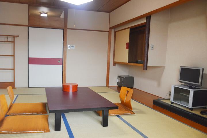 Room 23 of 53