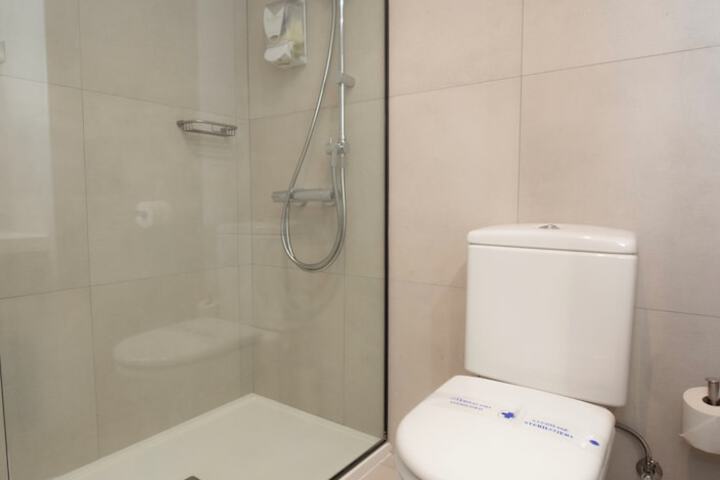 Room 53 of 118