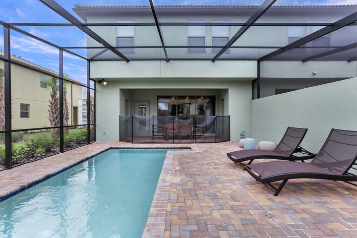 Pool 43 of 54