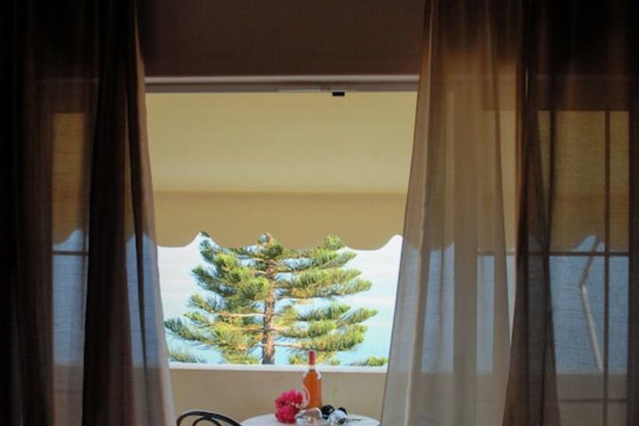 Room 34 of 113