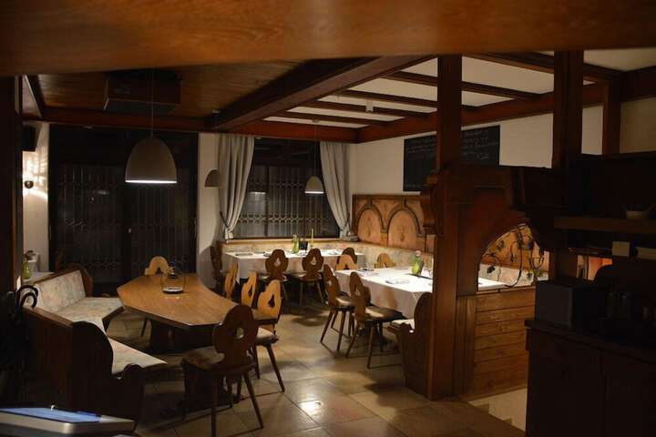 Dining 10 of 19