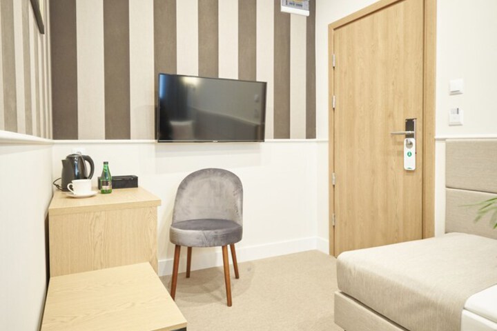 Room 51 of 73