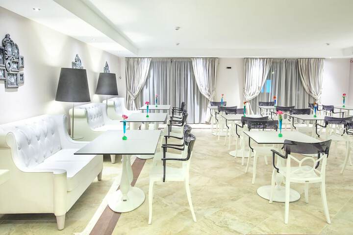 Dining 95 of 126