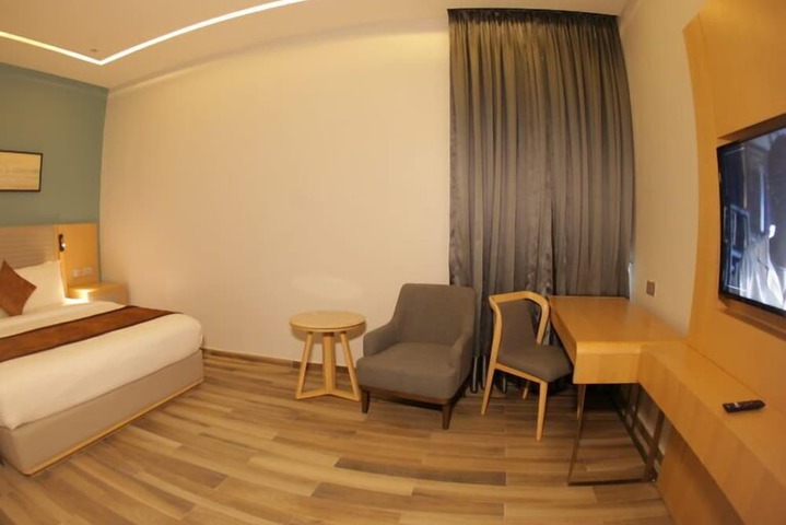 Room 6 of 46