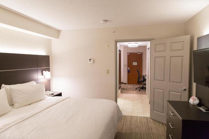 1 King Bed with Sofa Bed (6 of 20)