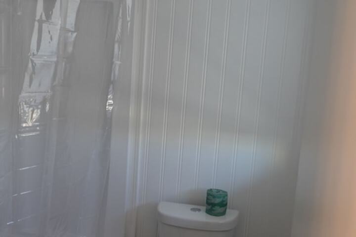 Room 202 of 282