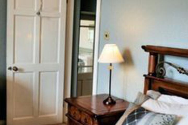 Room 9 of 21