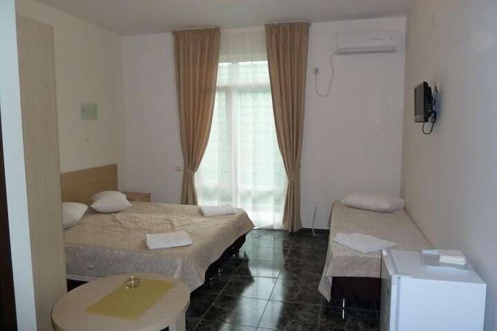 Room 5 of 37