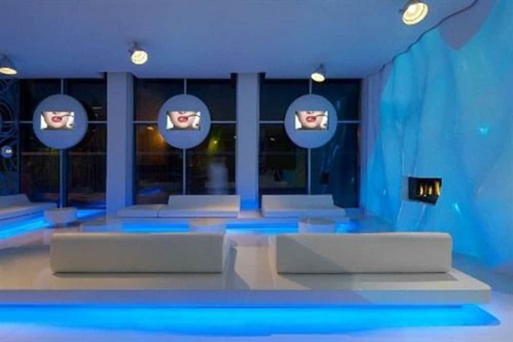 Guest Lobby