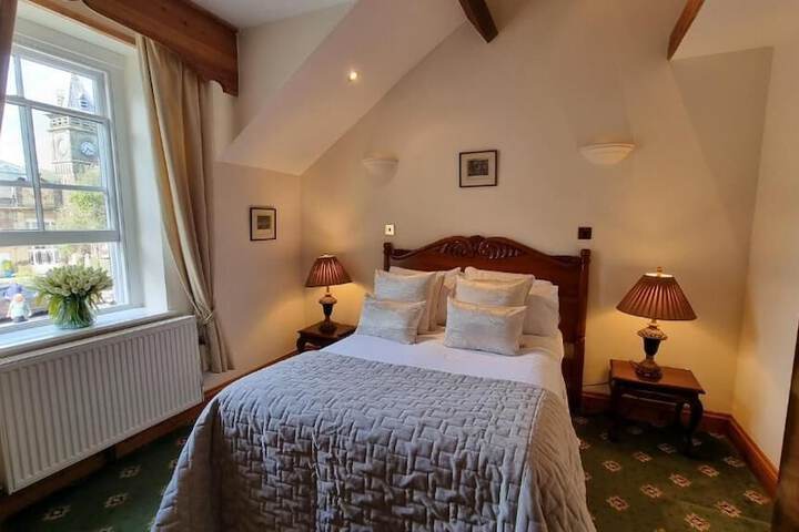 Room 2 of 34