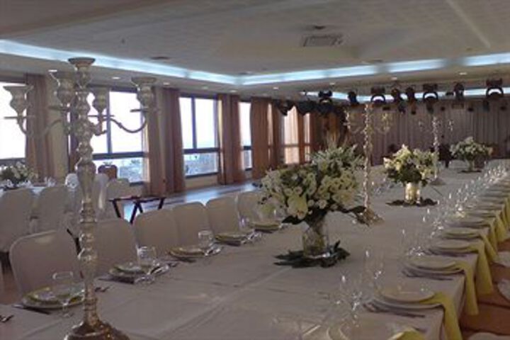 Ballroom/Hall 4 of 26