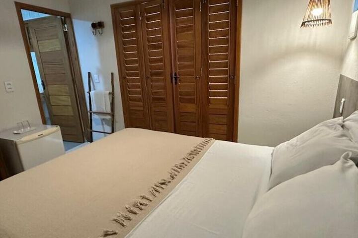 Room 2 of 8