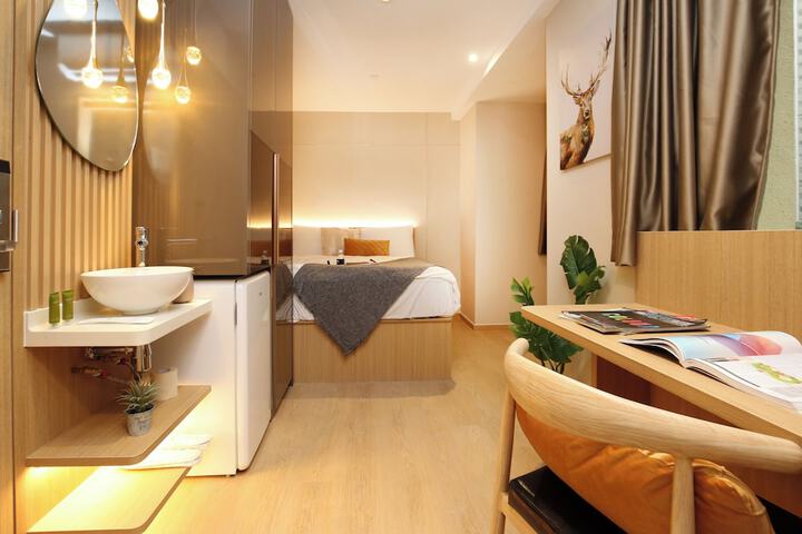 Room 3 of 42