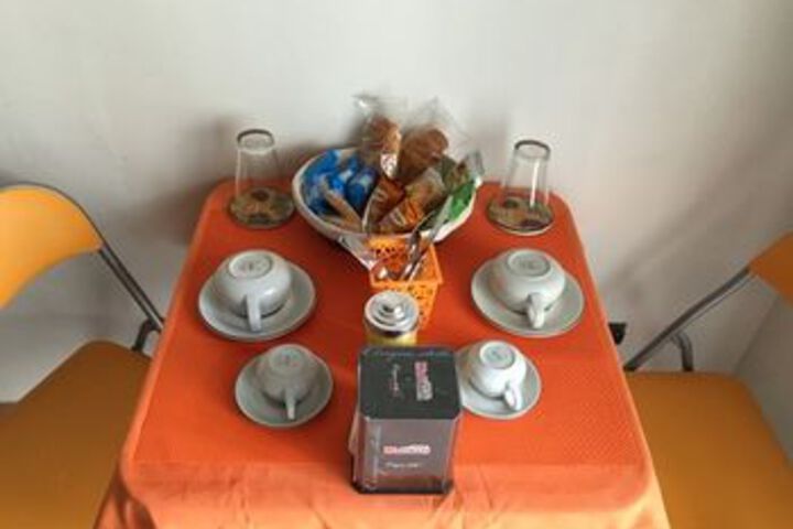 Breakfast/Coffee Service 9 of 25