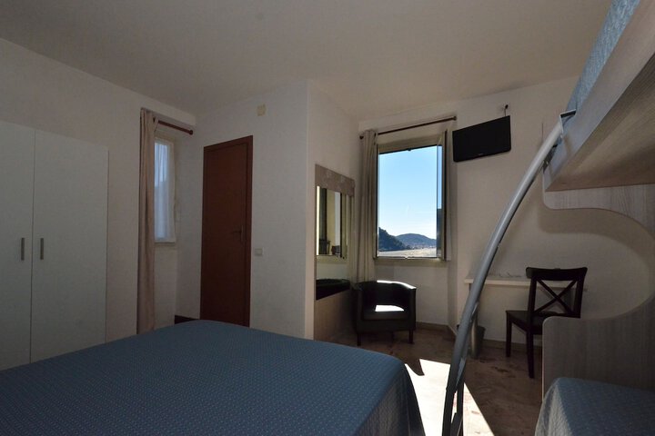 Room 12 of 49