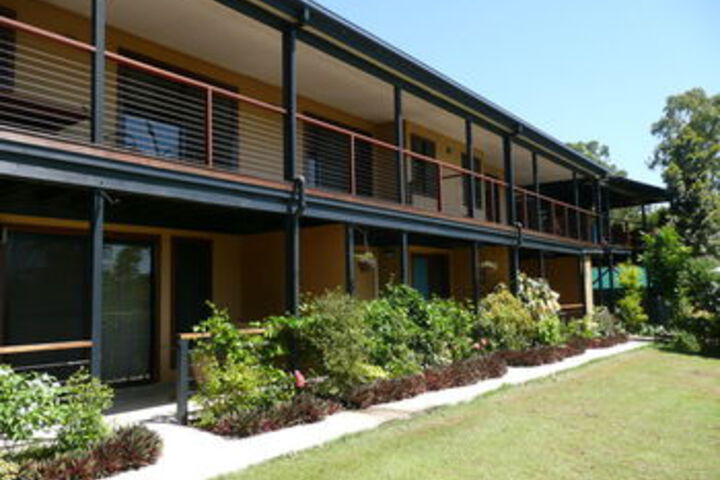 Hotel Exterior 15 of 62