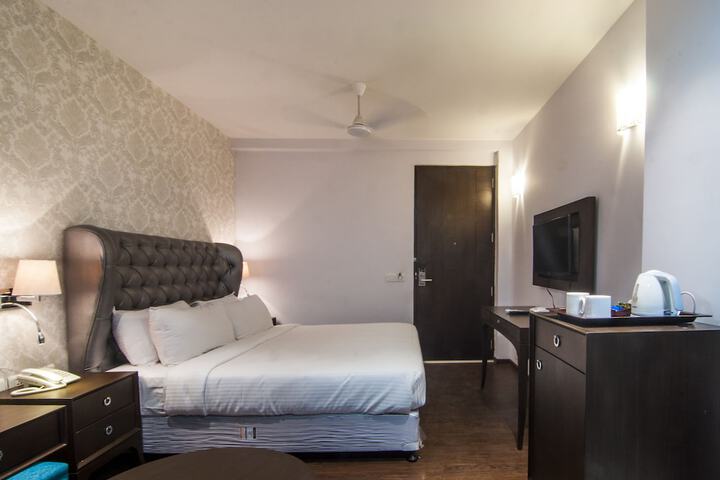 Room 10 of 47