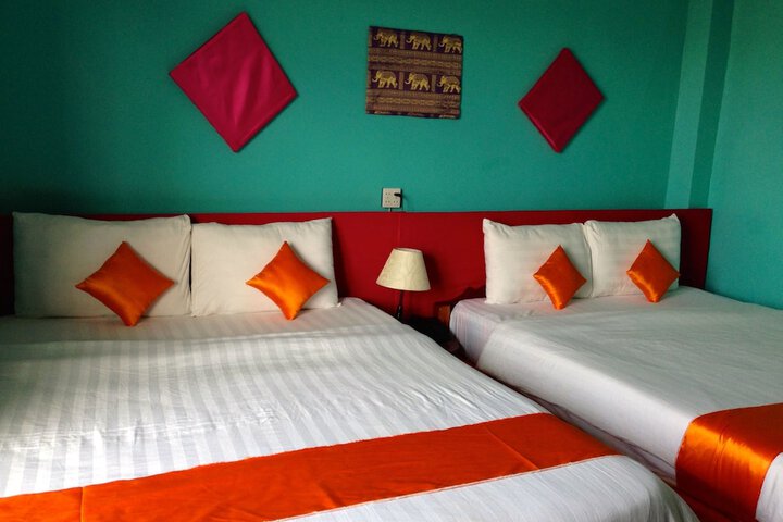 Room 13 of 37