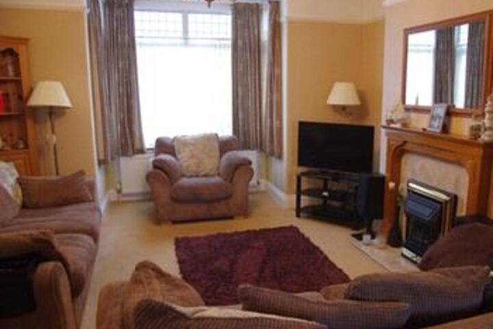 Lounge 17 of 25