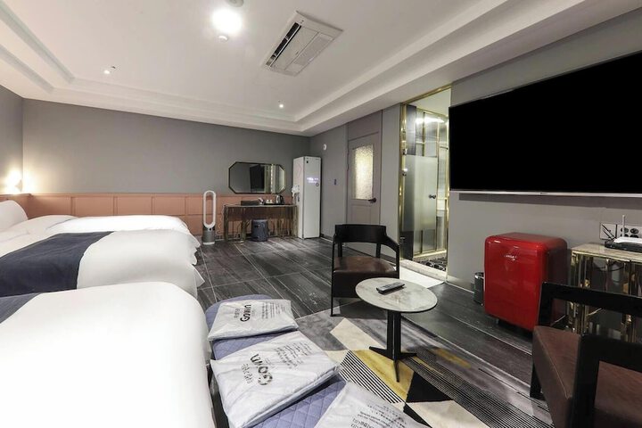 Room 36 of 96
