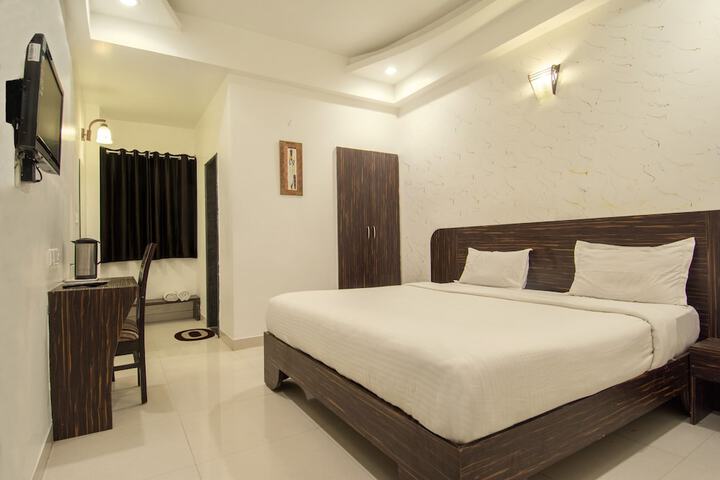 Room 18 of 37