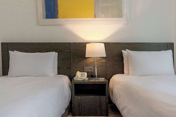 Room 21 of 97