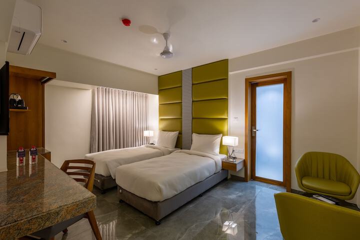 Room 32 of 63