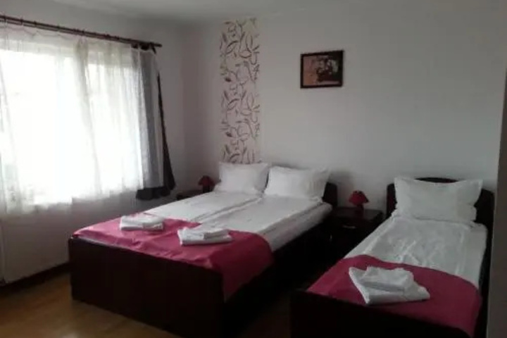 Room 4 of 14