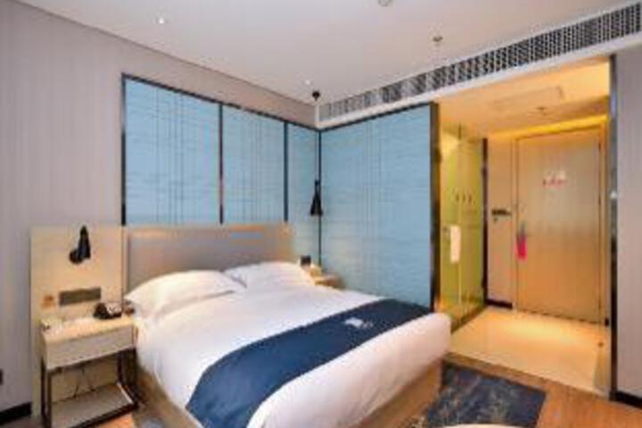 Room 2 of 9