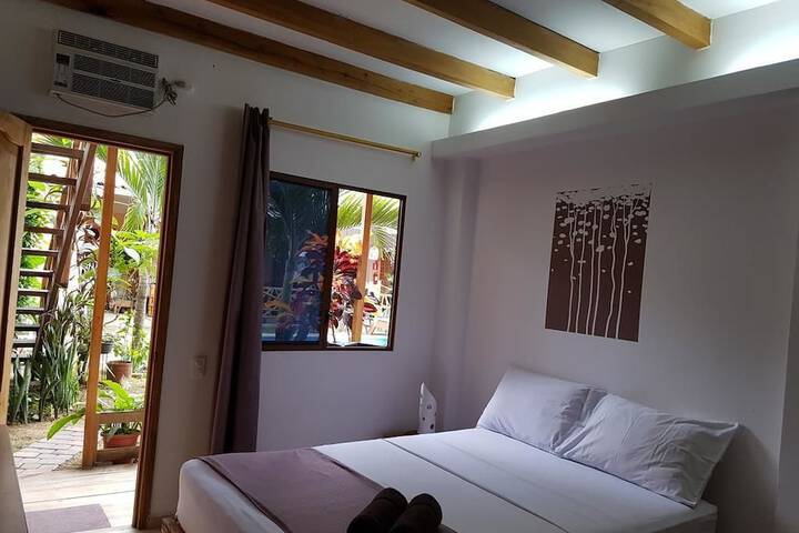 Room 5 of 43