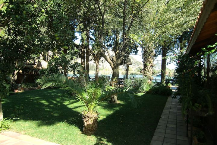 Hotel Exterior 43 of 58