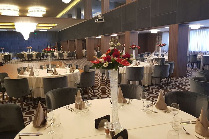 Dining 77 of 91