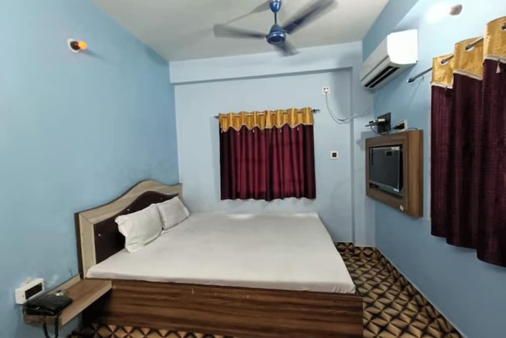 Room 7 of 11