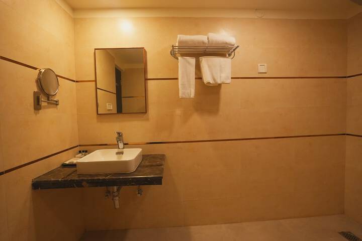 Room 36 of 47