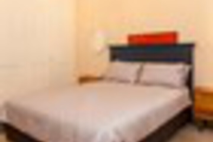 Room 14 of 93