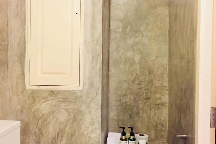 Room 10 of 46