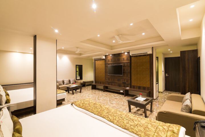 Room 15 of 49