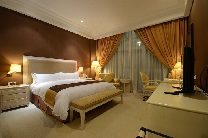 Room 17 of 46